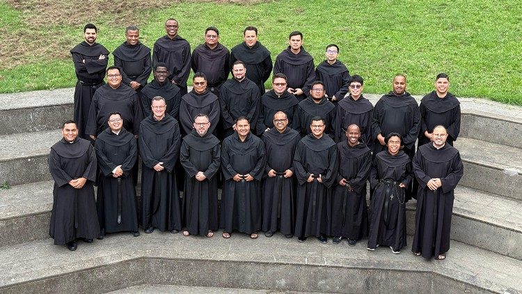 Los jóvenes religiosos pertenecientes a las cuatro provincias de la Orden que participan en «Peregrinos del deseo»