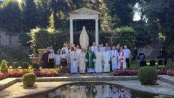 Algunos participantes en el encuentro organizado en Castel Gandolfo por el Consejo de Conferencias Episcopales de Europa.