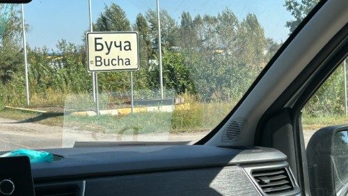 Bucha, l'orrore delle fosse comuni