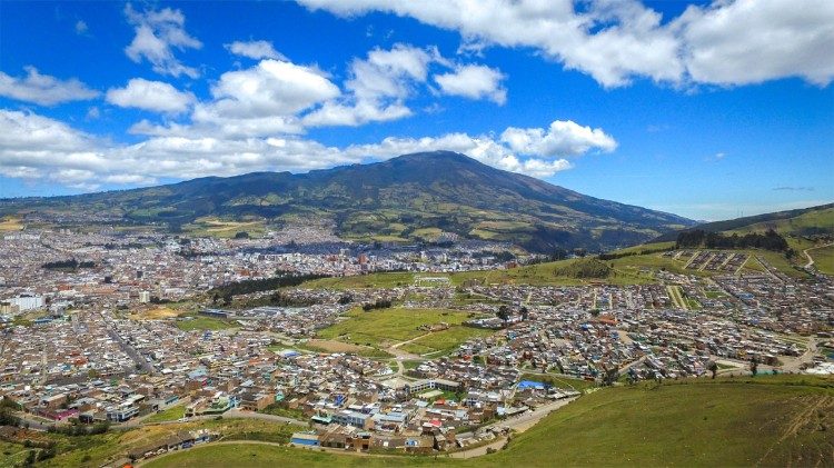 Panoramica de la ciudad y el Volcán Galeras