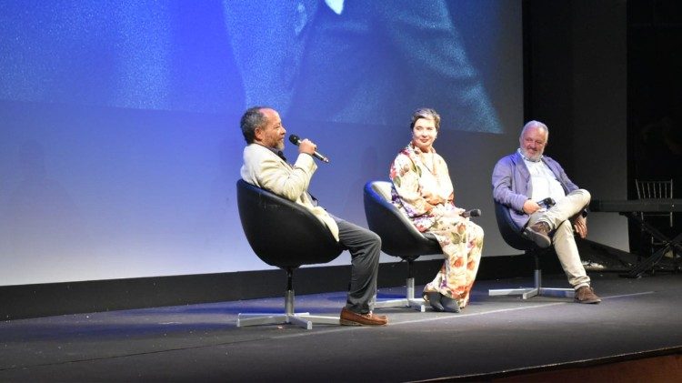 Un momento della serata al Teatro Quirino (foto di Gualtiero Signoracci)