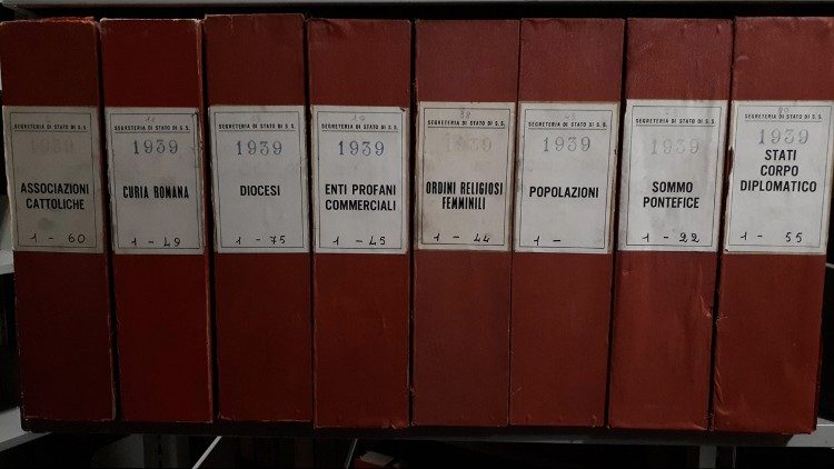 I faldoni dell'Archivio Apostolico Vaticano
