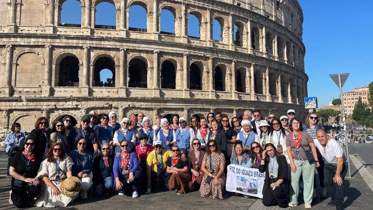 O grupo de brasileiros que já está em Roma