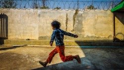 Mianmar, uma criança na parte oriental do país