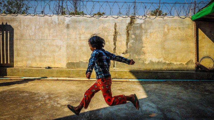 Myanmar, un bambino nella parte est del Paese