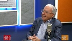 Dr. Guzmán Carriquiry, exsecretario de la Pontificia Comisión para América Latina. 