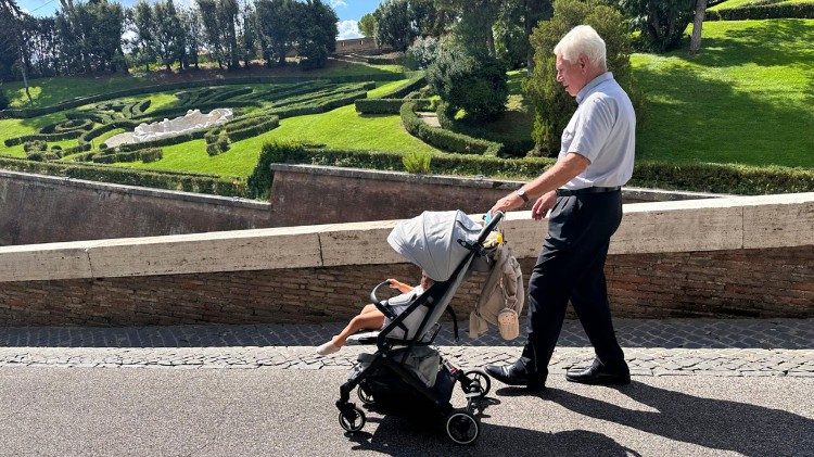 Benedekkel a kertek alatt...