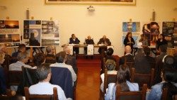 La presentazione de ‘Il cuore nascosto del Cantico’ il nuovo saggio di monsignor Domenico Sorrentino