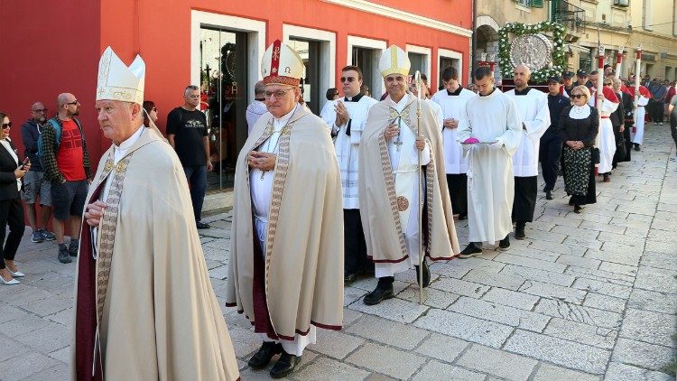 Procesija na sv. Mihovila u Šibeniku