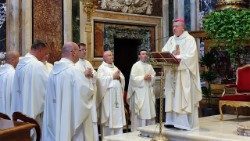 Abp Józef Kupny tłumaczył, że Maryja jest Matką wszystkich. Swoją postawą uczy pokory, posłuszeństwa i otwartości na działanie Ducha (Agata Combik / Gość Wrocławski)