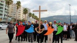 Incontro-dei-Giovani-dAlbania-a-Vlore-2.jpg