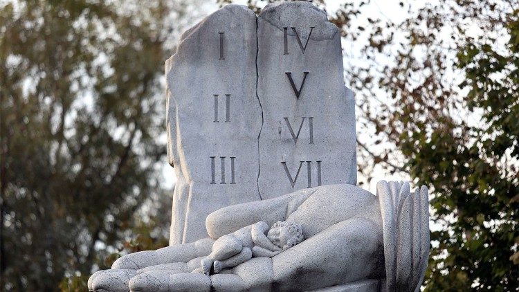 Papieska Akademia Życia podejmuje studia nad zagadnieniami dotyczącymi obrony życia człowieka