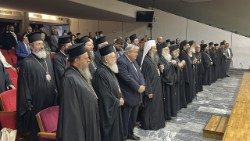 Autorià religiose delle Chiese ortodosse e relatori durante i lavori del convegno di Salonicco