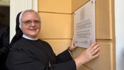 Tablica upamiętniająca miejsce powstania Orędzia biskupów polskich do biskupów niemieckich została umieszczona na budynku Violino s. Giovanni we Fiuggi