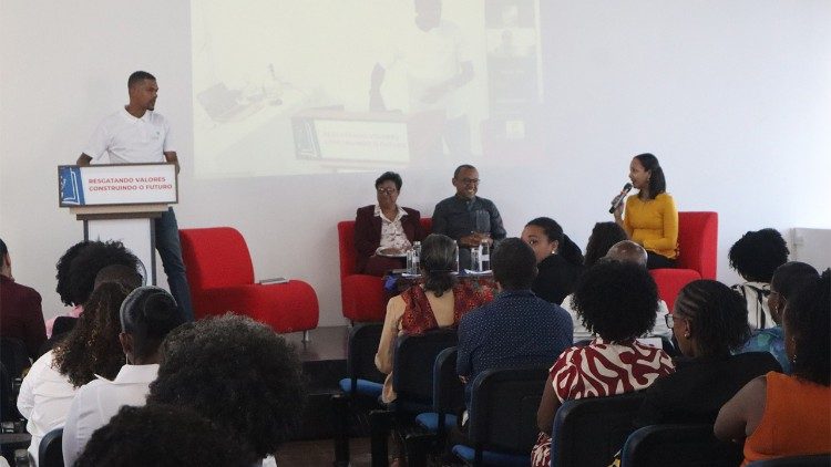 Organiza&ccedil;&atilde;o poss&iacute;vel gra&ccedil;as ao empenho e colabora&ccedil;&atilde;o de todos ...