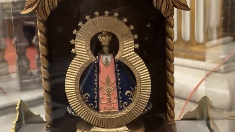 Imagen de la Virgen de Suyapa presente en la misa
