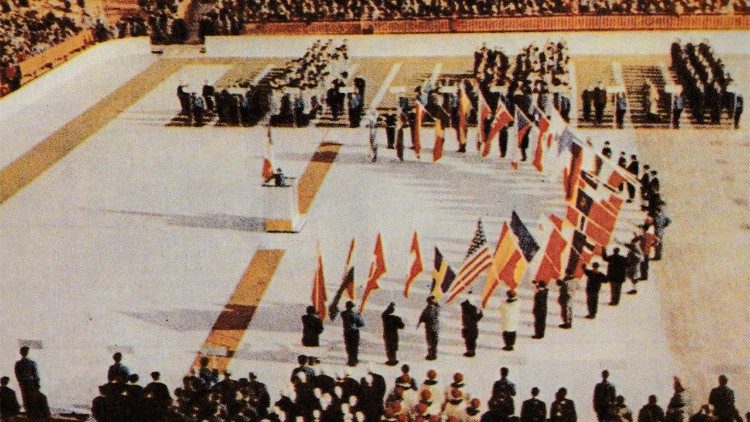 Le delegazioni dei vari Paesi durante la cerimonia di apertura dei Giochi del 1956.