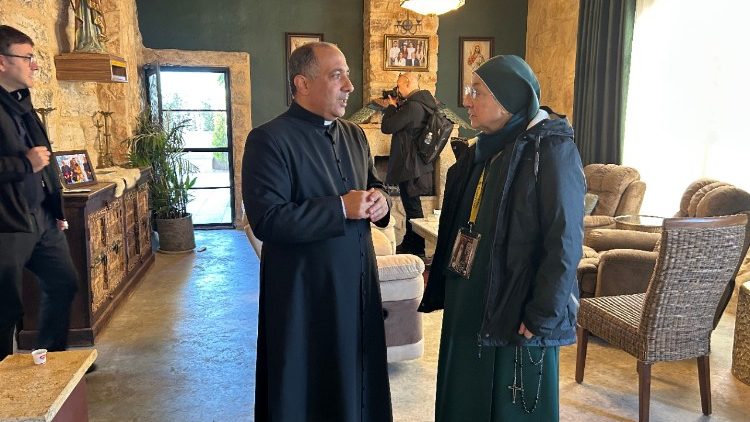 Padre Youssef Francis con suor Rebecca Nazzaro, direttrice dell’Ufficio per la pastorale del pellegrinaggio della diocesi di Roma