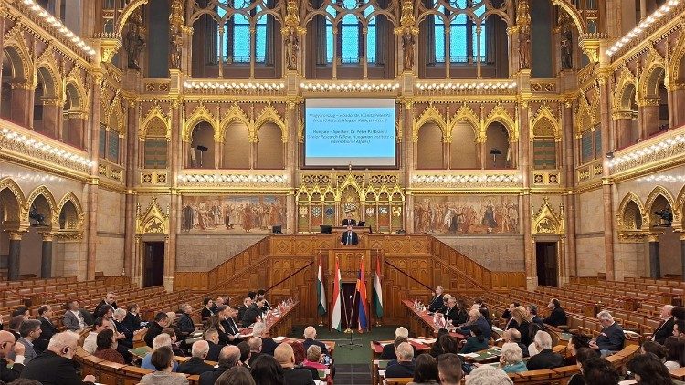 Խորհդարանէն ներս