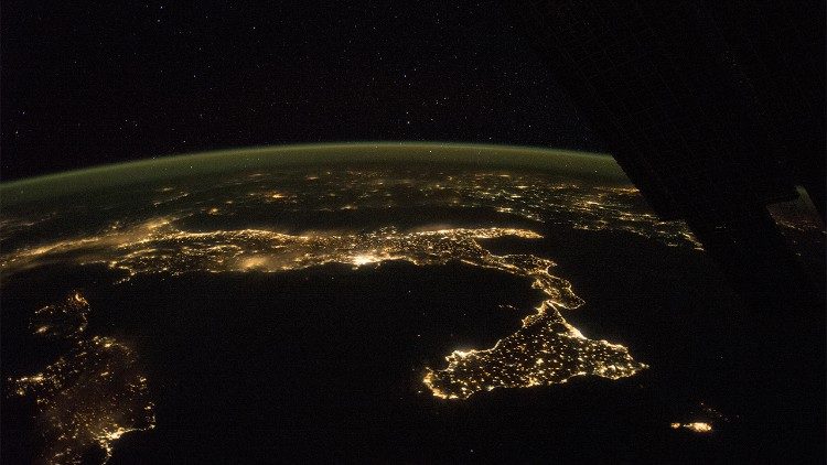 L'Italia vista dalla Stazione Spaziale Internazionale (ISS)