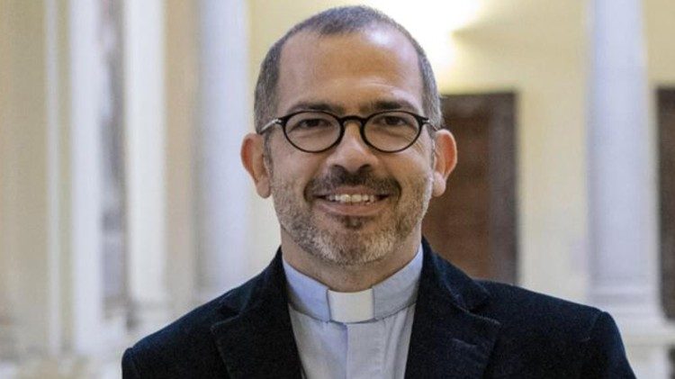 Padre Gaetano Piccolo, decano da Faculdade de Filosofia da Pontif&iacute;cia Universidade Gregoriana