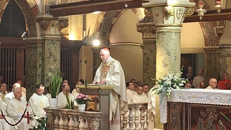 Un'altra immagine del cardinale Parolin durante la celebrazione