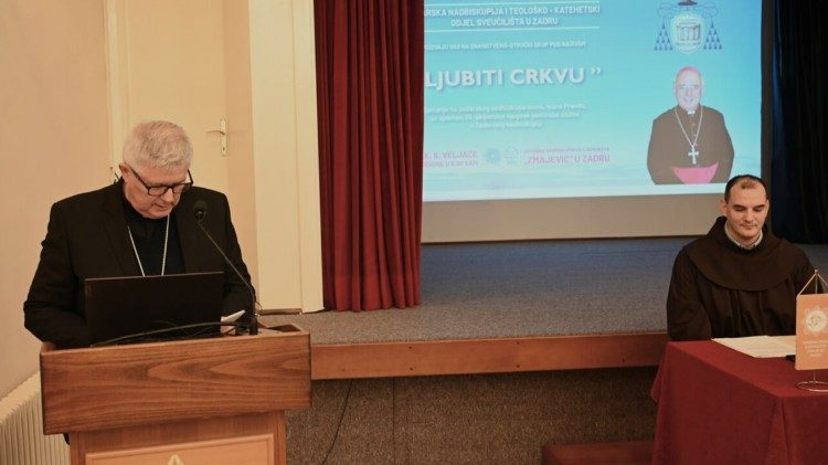 Nadbiskup Milan Zgrablić na znanstvenom skupu o nadbiskupu Prenđi (Foto: Ines Grbić)