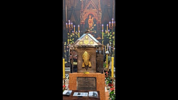 Grob bl. Alojzija Stepinca u zagrebačkoj prvostolnici (Foto: Neno Kužina)