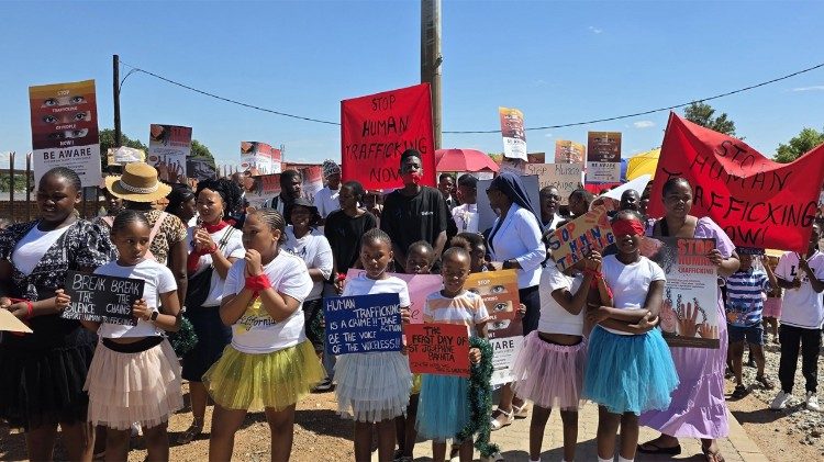 Respostas eficazes exigem colabora&ccedil;&atilde;o entre governos, sociedade civil, organiza&ccedil;&otilde;es religiosas e ag&ecirc;ncias internacionais