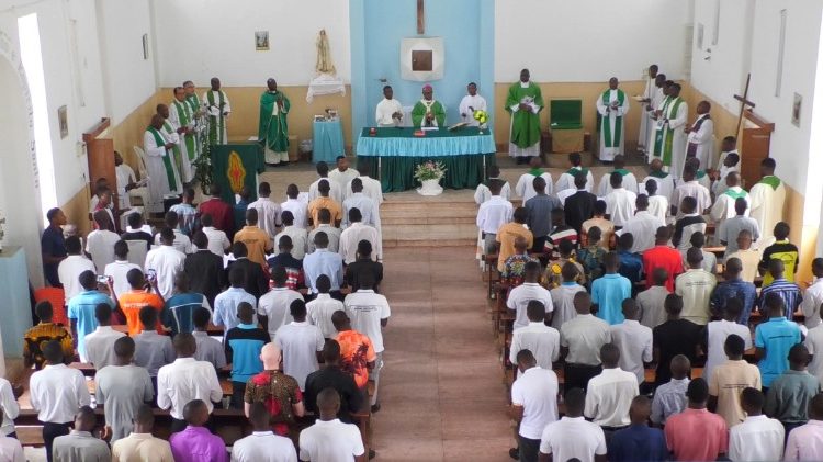 Momento da celebra&ccedil;&atilde;o eucar&iacute;stica que marcou a abertura do Ana formativo no Mater Apostolorum de Nampula