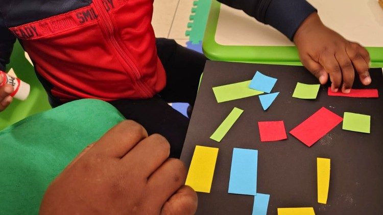 Attivit&agrave; ricreative dei bambini nella Casa