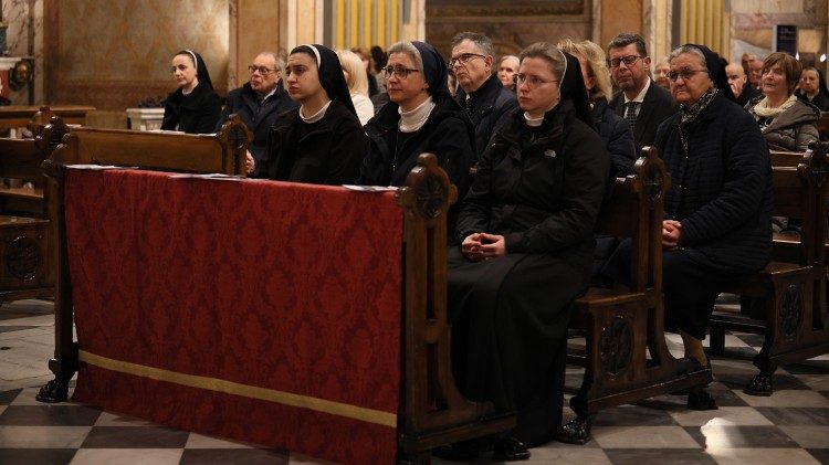 Vjernici okupljeni na proslavi blagdana blaženoga Alojzija Stepinca