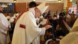 Кардынал Майкл Чэрны падчас візіту ў Перу