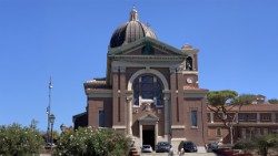 Az ostiai Santa Maria Regina Pacis templom, amelyet vasárnap keres fel Leó pápa