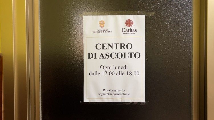 L'ufficio del Centro d'Ascolto Caritas parrocchiale. 