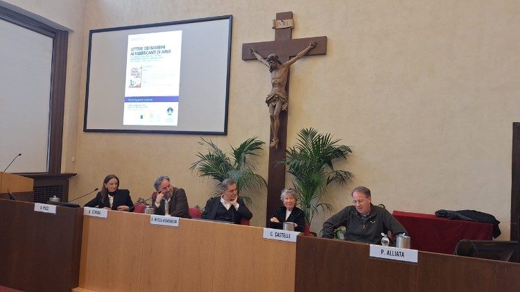 Il tavolo dei relatori