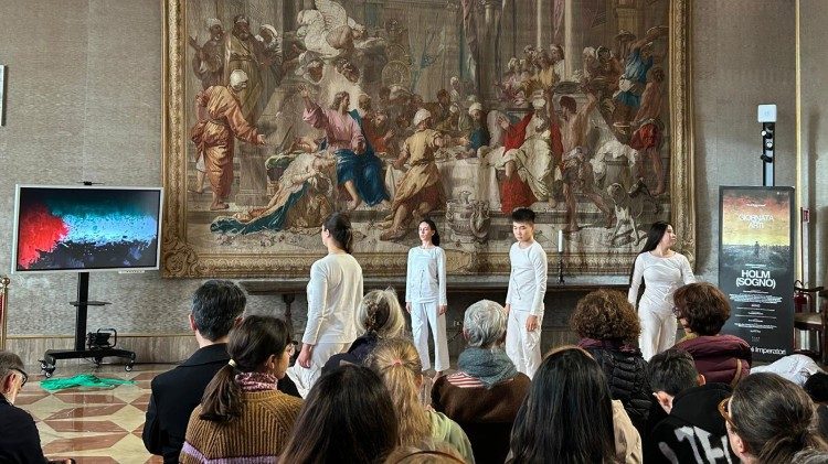 "Holm (Sogno)" con gli studenti del primo biennio dell'Accademia nazionale di danza