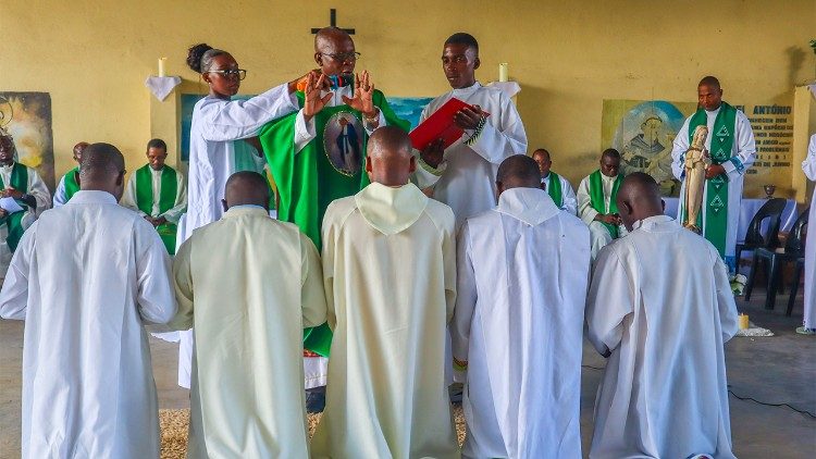Instituição de Leitores Acólitos, arquidiocese da Beira (Moçambique)