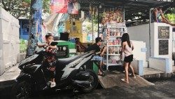 Melissa Peritore, Friedhofsszene Manila (Foto Herta Gurtner)