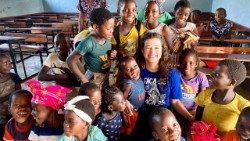 Lucília Martins durante missão em Moçambique. (Foto: arquivo pessoal)