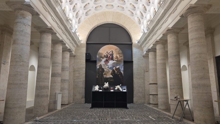 Accademia delle Belle arti, Sala delle colonne, riproduzione in gigapixel della Pala Gozzi di Tiziano, con modelli tattili e frammenti di tessuti delle figure rappresentate.