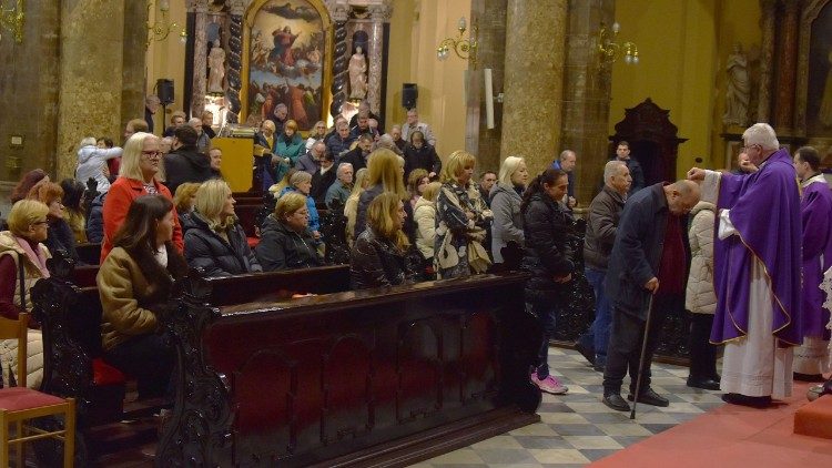 Pepelnica u katedrali sv. Vida u Rijeci (Foto: Riječka nadbiskupija)