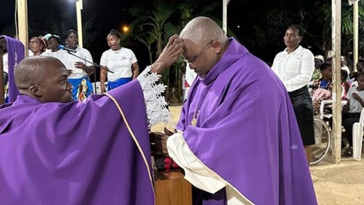 Dom Belmiro Chissengueti, Bispo de Cabinda (Angola), na Quarta-feira de Cinzas