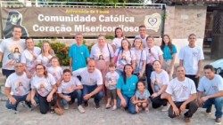 Linha de frente no combate às drogas: missionários e acolhidos da Comunidade Católica Coração Misericordioso (Foto: Lara Eveline)