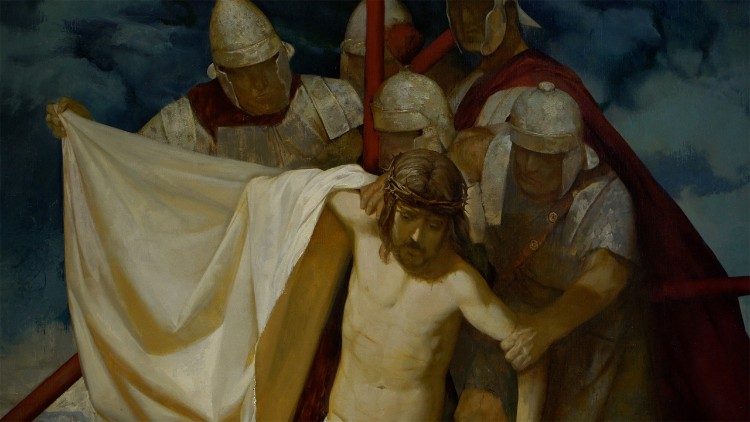 Un dettaglio della X stazione della Via Crucis: Gesù è spogliato delle vesti