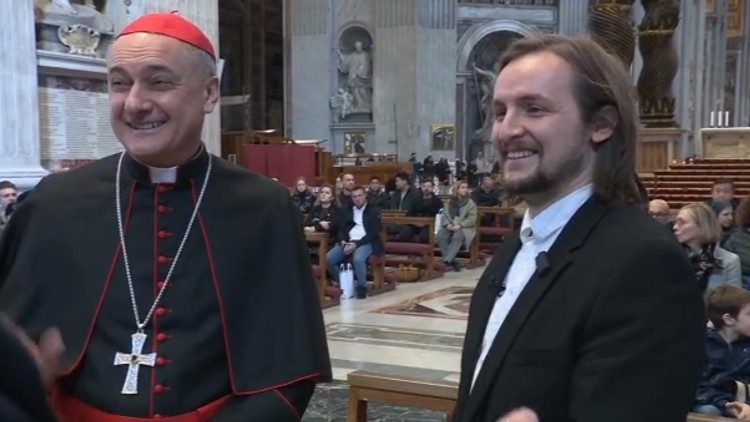 Kijana wa uswiss aliyeshinda kutengeneza njia ya Picha ya Msalaba