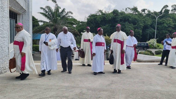 Bispos em Abidjan para a reuni&atilde;o da CEREAO
