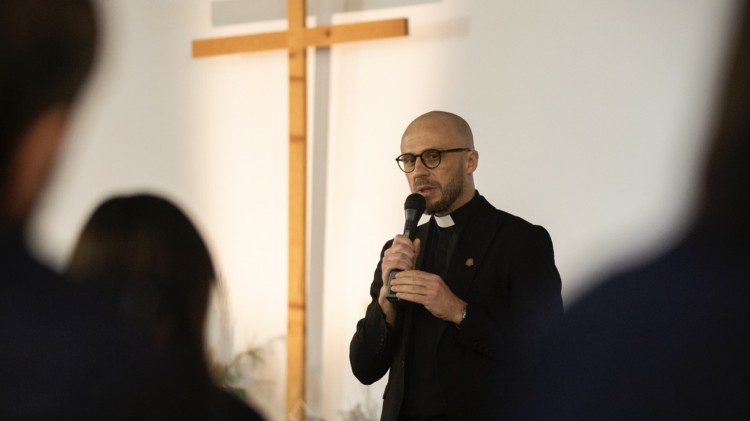 Padre Vyacheslav Hrynevych, direttore esecutivo di Caritas-Spes Ucraina 