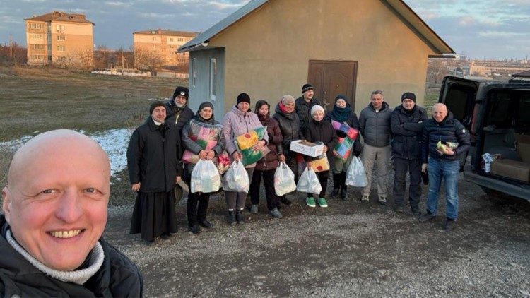 Don Boyko durante una distribuzione di aiuti nella regione di Kherson