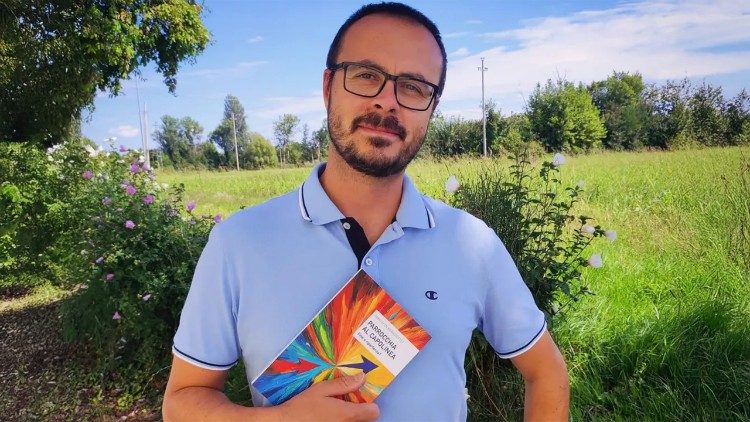 Sergio Di Benedetto &egrave; dottore di ricerca in letteratura italiana e insegnante di lettere